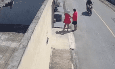 criminoso usa pedido de água como distração e rouba celular de moradora em manaus; veja vídeo